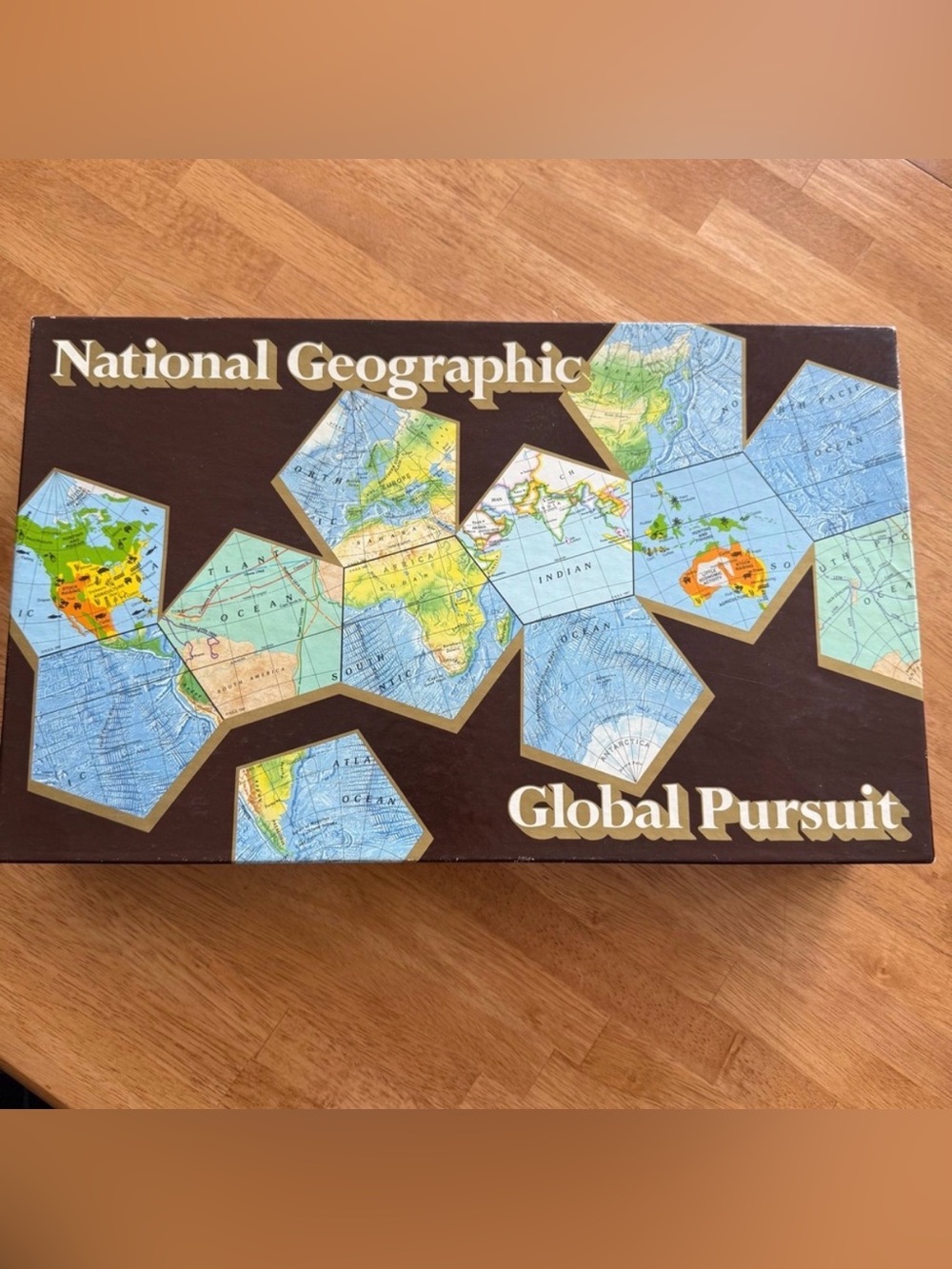 Vintage National Geographic Global Pursuit Board Game 1987
